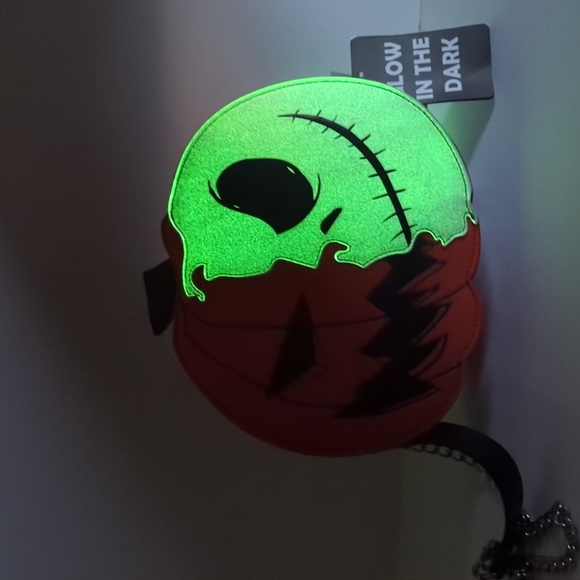 The Nightmare Before Christmas Jack Pumpkin Split Glow-In-The-Dark Crossโฆ - Picture 4 of 4